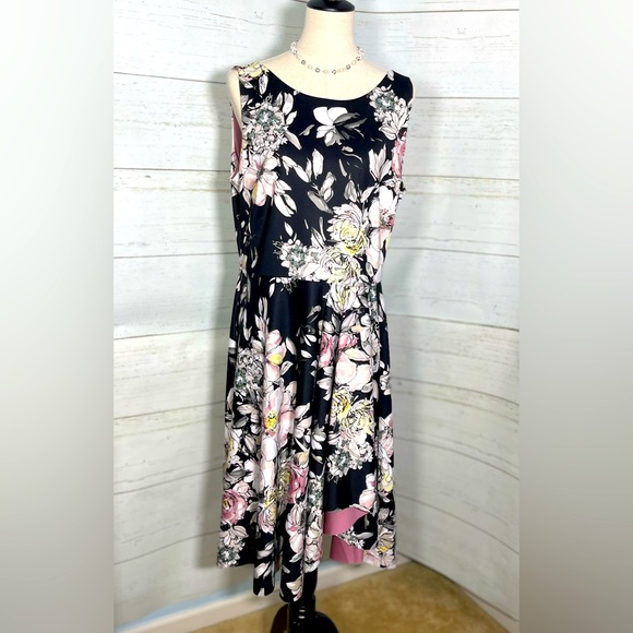 WHITE HOUSE BLACK MARKET Multi-colored Floral Midi Dress with Pleated Ruffle Hem - Picture 7 of 8